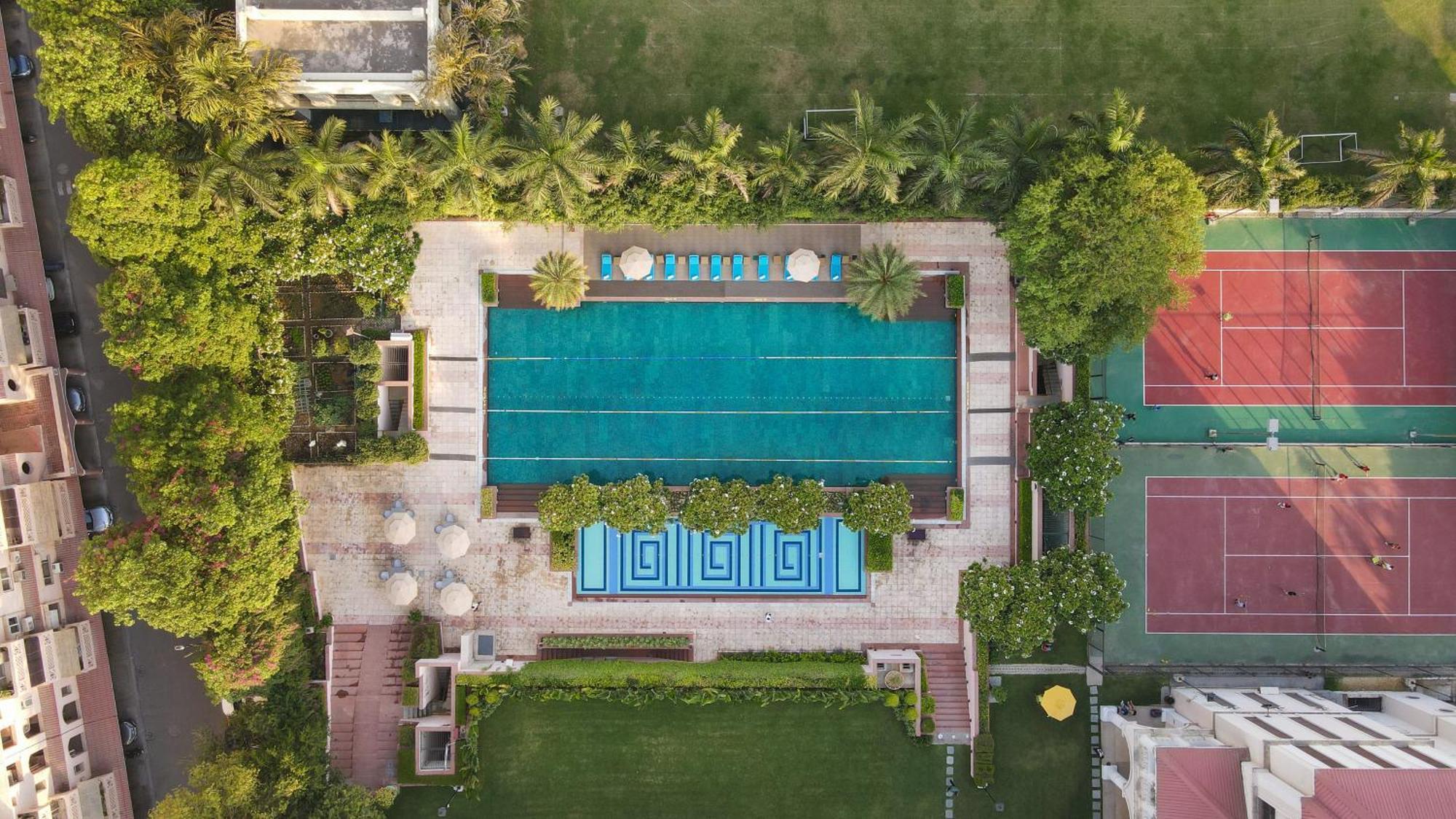 Отель Dlf Club 5 Гургаон Экстерьер фото